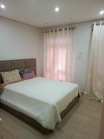 A Venda Luxuosa vivenda V6 com piscina e anexo, mobilada, no Condomínio Riviera, Talatona.