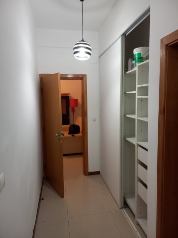 A Venda Apartamento T3, no R/C do Condomínio Vale dos Pássaros