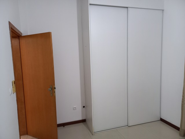 A Venda Apartamento T3, no R/C do Condomínio Vale dos Pássaros