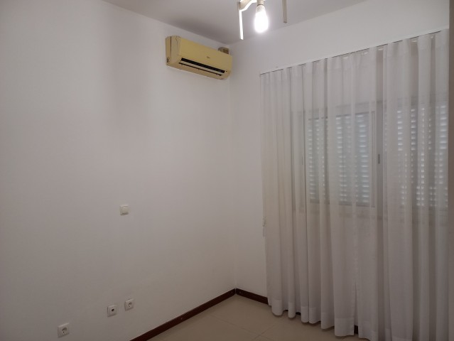 A Venda Apartamento T3, no R/C do Condomínio Vale dos Pássaros
