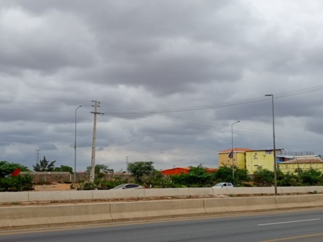A Venda Terreno de 7 hectares, na Via Expressa, sentido Benfica/Kilamba.