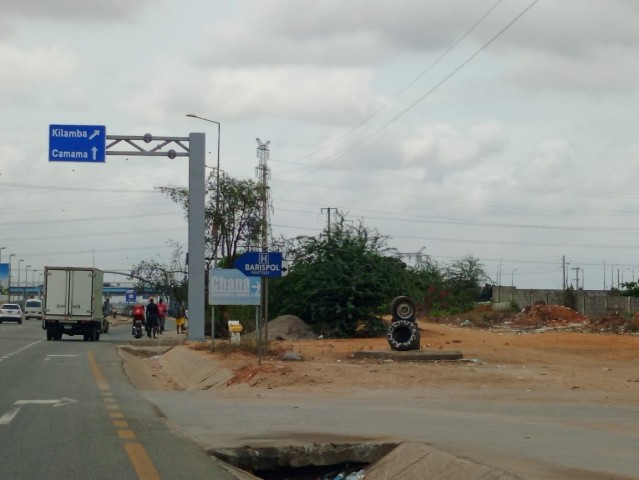 A Venda Terreno de 7 hectares, na Via Expressa, sentido Benfica/Kilamba.