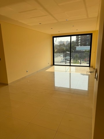 A Venda Apartamento T3, no Condomínio Talatona Plaza Residence, Talatona.