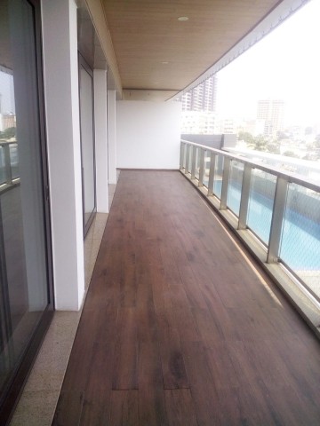 A Venda Apartamento T3, no Condomínio Talatona Plaza Residence, Talatona.