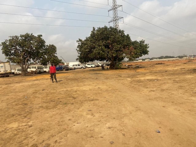 A Venda Terreno de 2 hectares, defronte ao Shopping MDC, Via Expressa.