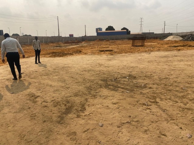 A Venda Terreno de 2 hectares, defronte ao Shopping MDC, Via Expressa.