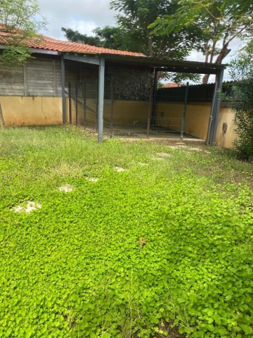 A Venda Moradia V3+1 germinada, no Condomínio Jardim de Rosas, 2 Fase