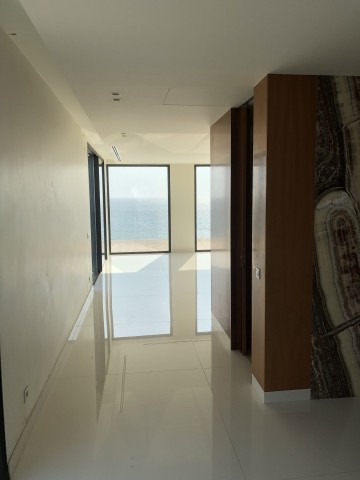 A Venda Vende se apartamento PENTHOUSE T4 dúplex.