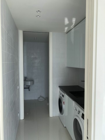 A Venda Vende se apartamento PENTHOUSE T4 dúplex.
