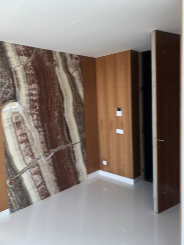 A Venda Vende se apartamento PENTHOUSE T4 dúplex.