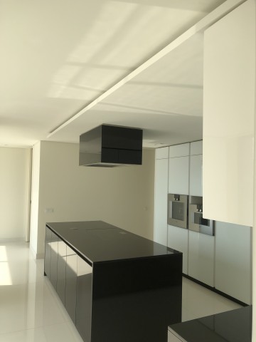 A Venda Vende se apartamento PENTHOUSE T4 dúplex.