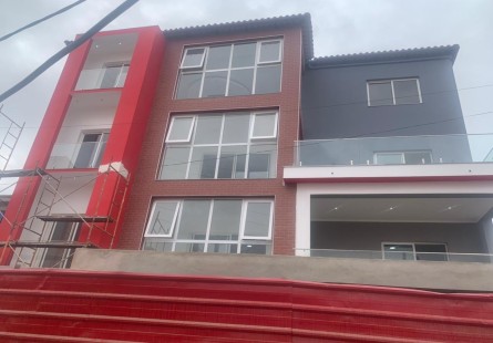 Anúncio ESCRITÓRIOS E APARTAMENTOS T3
