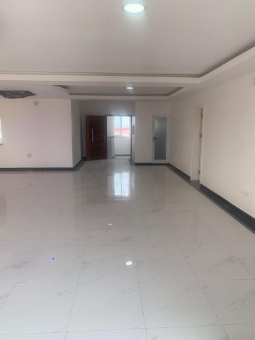 A Venda ESCRITÓRIOS E APARTAMENTOS T3