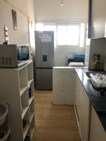 A Venda Apartamento T1, no Largo das Ingombotas, Centro da Cidade.