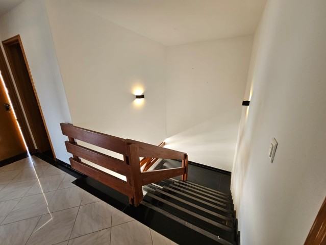 A Venda Luxuosa vivenda V4 com piscina e anexo, no Condomínio Atlântico Sul, Talatona.