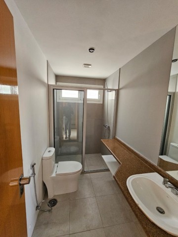 A Venda Luxuosa vivenda V4 com piscina e anexo, no Condomínio Atlântico Sul, Talatona.