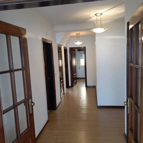 A Venda APARTAMENTO T2, NO EDIFÍCIO KALUNGA, MUTAMBA.