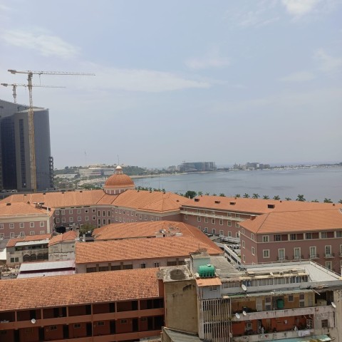 A Venda APARTAMENTO T2, NO EDIFÍCIO KALUNGA, MUTAMBA.