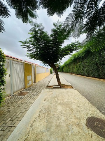 A Venda Vivenda V3 térrea, no Condomínio do Coreon Dú, Benfica, Zona Verde 2.