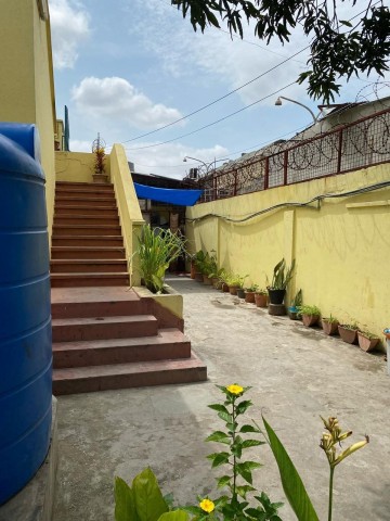 A Venda Moradia V3 com anexos, na Vila Alice