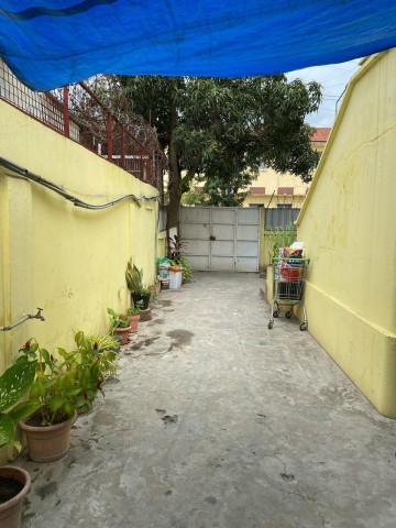 A Venda Moradia V3 com anexos, na Vila Alice