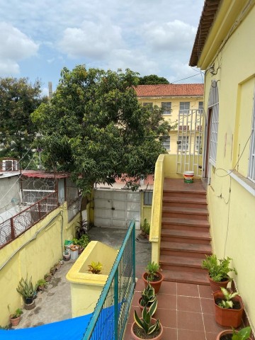A Venda Moradia V3 com anexos, na Vila Alice