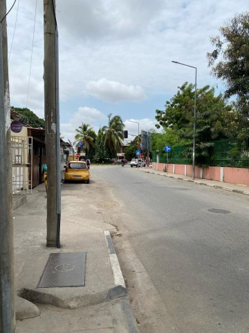 A Venda Moradia V3 com anexos, na Vila Alice
