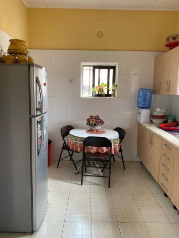 A Venda Moradia V3 com anexos, na Vila Alice