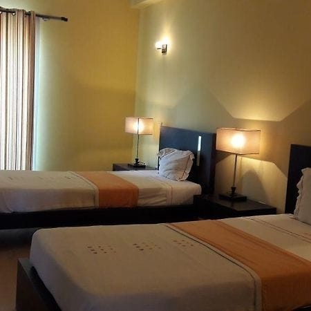 A Venda Hotel Internacional de Luanda, na Samba.