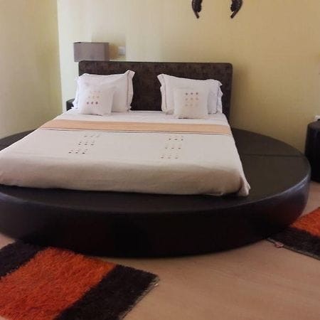 A Venda Hotel Internacional de Luanda, na Samba.