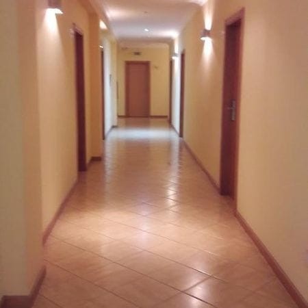 A Venda Hotel Internacional de Luanda, na Samba.
