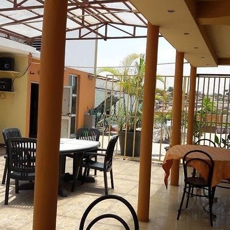 A Venda Hotel Internacional de Luanda, na Samba.