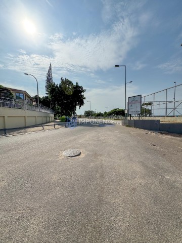 A Venda Estabelecimento comercial no Miramar - Ingombotas