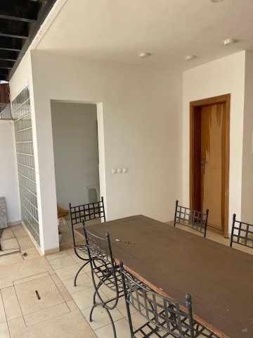 A Venda Vivenda V3 com anexo e piscina, no Condomínio Vila Vermonte, Benfica.