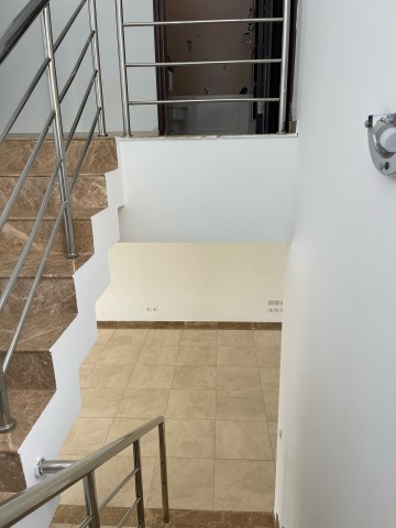 A Venda Vivenda V3 com anexo e piscina, no Condomínio Vila Vermonte, Benfica.