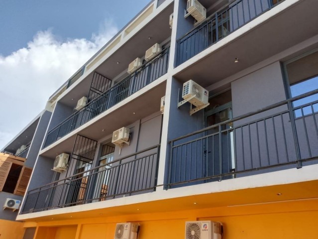 A Venda Apartamento T4, no Lar do Patriota, Benfica.