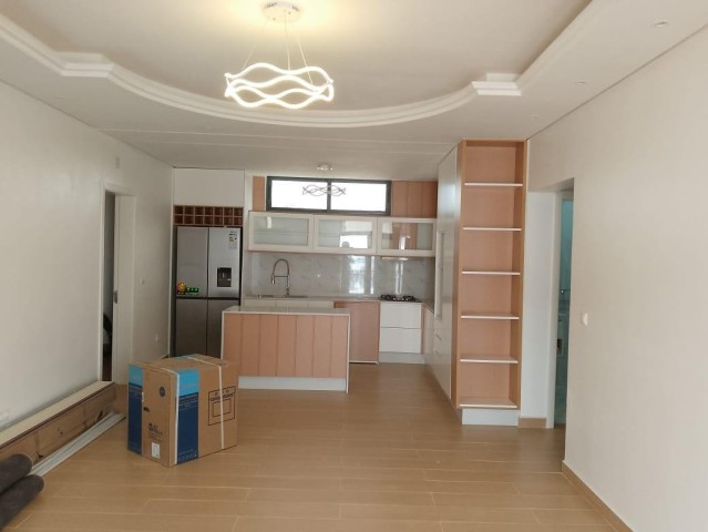 A Venda Apartamento T4, no Lar do Patriota, Benfica.
