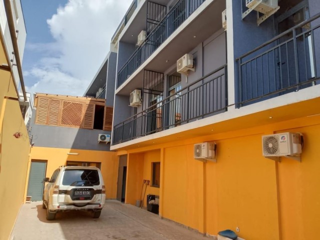 A Venda Apartamento T4, no Lar do Patriota, Benfica.