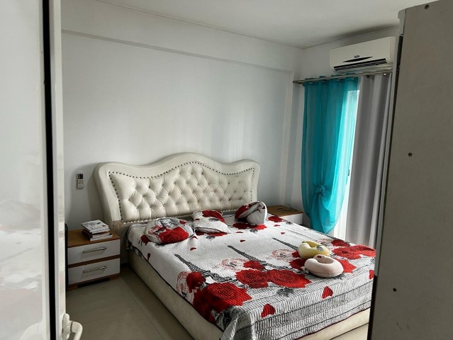 A Venda Apartamento T3, mobiliado, na Mutamba, Ingombotas.
