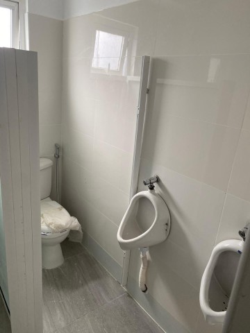 A Venda EDIFÍCIO DE ESCRITORIOS E APARTAMENTO
