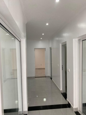 A Venda EDIFÍCIO DE ESCRITORIOS E APARTAMENTO