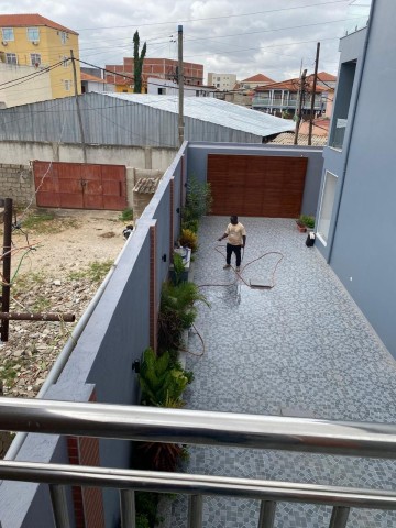A Venda EDIFÍCIO DE ESCRITORIOS E APARTAMENTO
