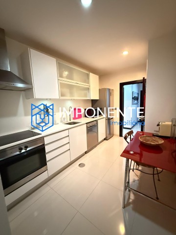 A Venda Arrendamento: apartamento T1 mobilado no condominio Imbondeiro Palace, Talatona