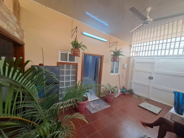 A Venda Vende-se está maravilhosa casa