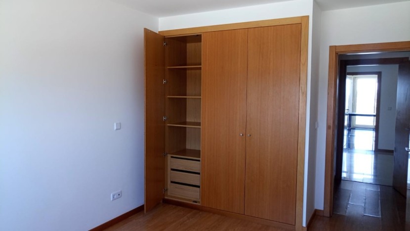 A Venda Penthouse T4, mobiliada, no Condomínio Terraços do Atlântico, Talatona.