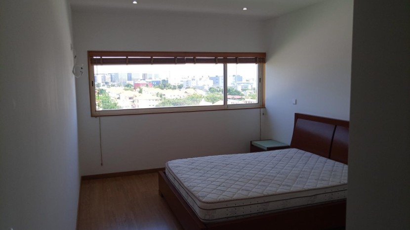 A Venda Penthouse T4, mobiliada, no Condomínio Terraços do Atlântico, Talatona.