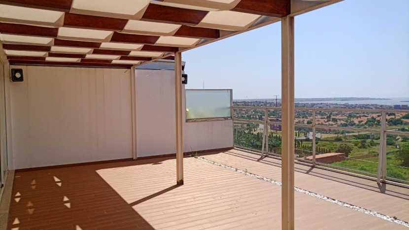 A Venda Penthouse T4, mobiliada, no Condomínio Terraços do Atlântico, Talatona.