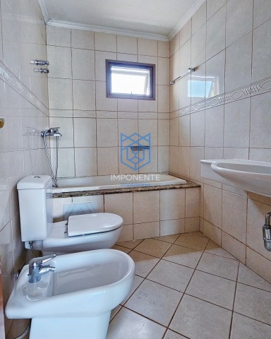 A Venda Vivenda V3 dúplex, no Condomínio Luar de Talatona, Talatona.