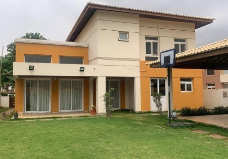 Anúncio Vivenda V4 com anexo, no condomínio Riviera, Talatona.