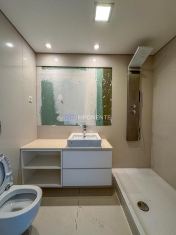 A Venda Luxuoso apartamento T2, mobiliado, no Edifício Kanhangulo, Ingombotas